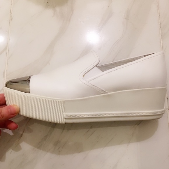 Brand new miu miu sneaker 💯 Authentic-size 37 - Picture 4 of 8